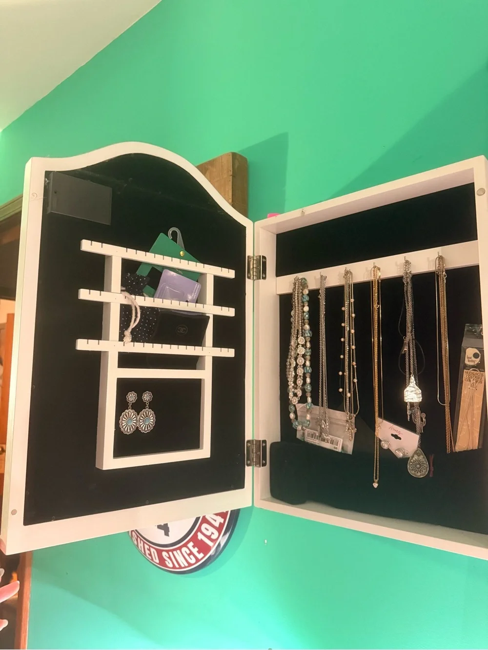White Lighted Wall Mirror and Jewelry Organizer - Home Wall Decor